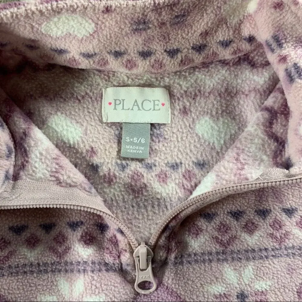 Children’s place 5/6 zip up heart sweater